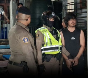 วงแตกกลางวงเหล้า! หนุ่มโรงงานเมียนมา เมาเดือดมีปากเสียง คว้ามีดแทงเพื่อนดับคาที่