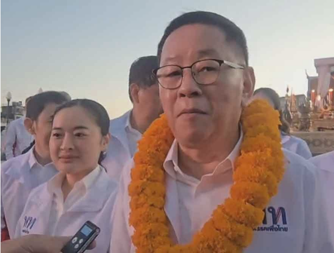 “ประเสริฐ” นำทีมผู้สมัคร พท.โคราช ไหว้ย่าโม ลั่นมั่นใจกวาดครบ 16 เขต