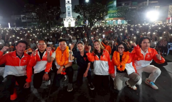 กล้าหักบ้านใหญ่! “เท้ง ณัฐพงษ์” บุกห้าแยกหอนาฬิกาปลุกคนลำปางทลายร่มเงาผู้มีอิทธิพล ลั่นวาจาสุดเดือด “ไม่จับมือสีน้ำเงิน” พร้อมสู้เพื่อประชาธิปไตย