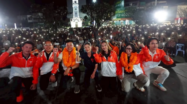 กล้าหักบ้านใหญ่! “เท้ง ณัฐพงษ์” บุกห้าแยกหอนาฬิกาปลุกคนลำปางทลายร่มเงาผู้มีอิทธิพล ลั่นวาจาสุดเดือด “ไม่จับมือสีน้ำเงิน” พร้อมสู้เพื่อประชาธิปไตย