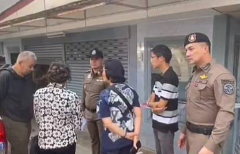 ล่าระทึกชายแดน! ออกหมายจับ “บัว” แม่บ้านแสบฆ่าโหดนายจ้างก่อนกวาดทรัพย์หนีซุกตะเข็บฝั่งลาว ตำรวจส่งชุดหนุมานปูพรมไล่ล่าตัว