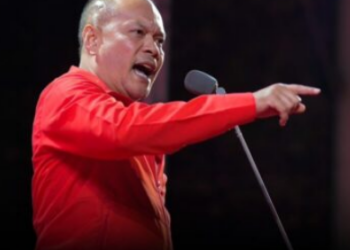 “เต้น ณัฐวุฒิ” ฟาดเดือดกลางพารากอน! แฉกับดักสกัดพรรคประชาชนตั้งรัฐบาลไม่ได้ ปลุกกระแสกาเพื่อไทย 2 ใบ ดึงอำนาจคืนจาก “ขบวนการฮั้วสีน้ำเงิน-เขากระโดง”