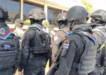 ตำรวจสระแก้ว เปิดปฏิบัติการเชิงรุก ปิดล้อมตรวจค้น “ตลาดโรงเกลือ” จับแรงงานต่างด้าว ชาวกัมพูชา 3 ราย เข้าเมืองผิดกฎหมาย พร้อมตรวจยึดของกลาง บุหรี่เถื่อน-สินค้าหนีภาษี