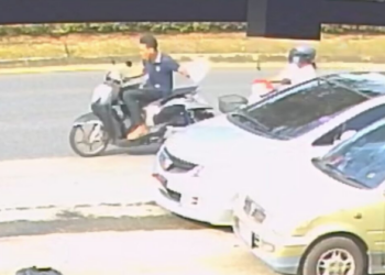 สุดสะเทือนใจ เมียขี่จยย. ถูกวัยรุ่นประกบกระชากกระเป๋า เงินผ่าตัดหัวใจสามี กล้องจับชัดกลางวัน ตีเนียนหลบหนี วอนตำรวจเร่งจับ