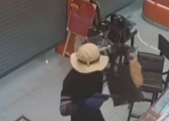 จวนตัวแล้ว! ตำรวจงมซาก จยย. “โจรหมวกฟาง” กลางคลองประเวศ… พบหลักฐานสำคัญที่ทำเอาดิ้นไม่หลุด ใครคือคนร้ายตัวจริง?